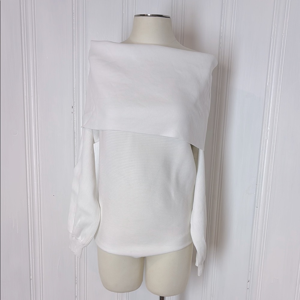 NWOT 525 White Extra Wide Convertible Turtleneck